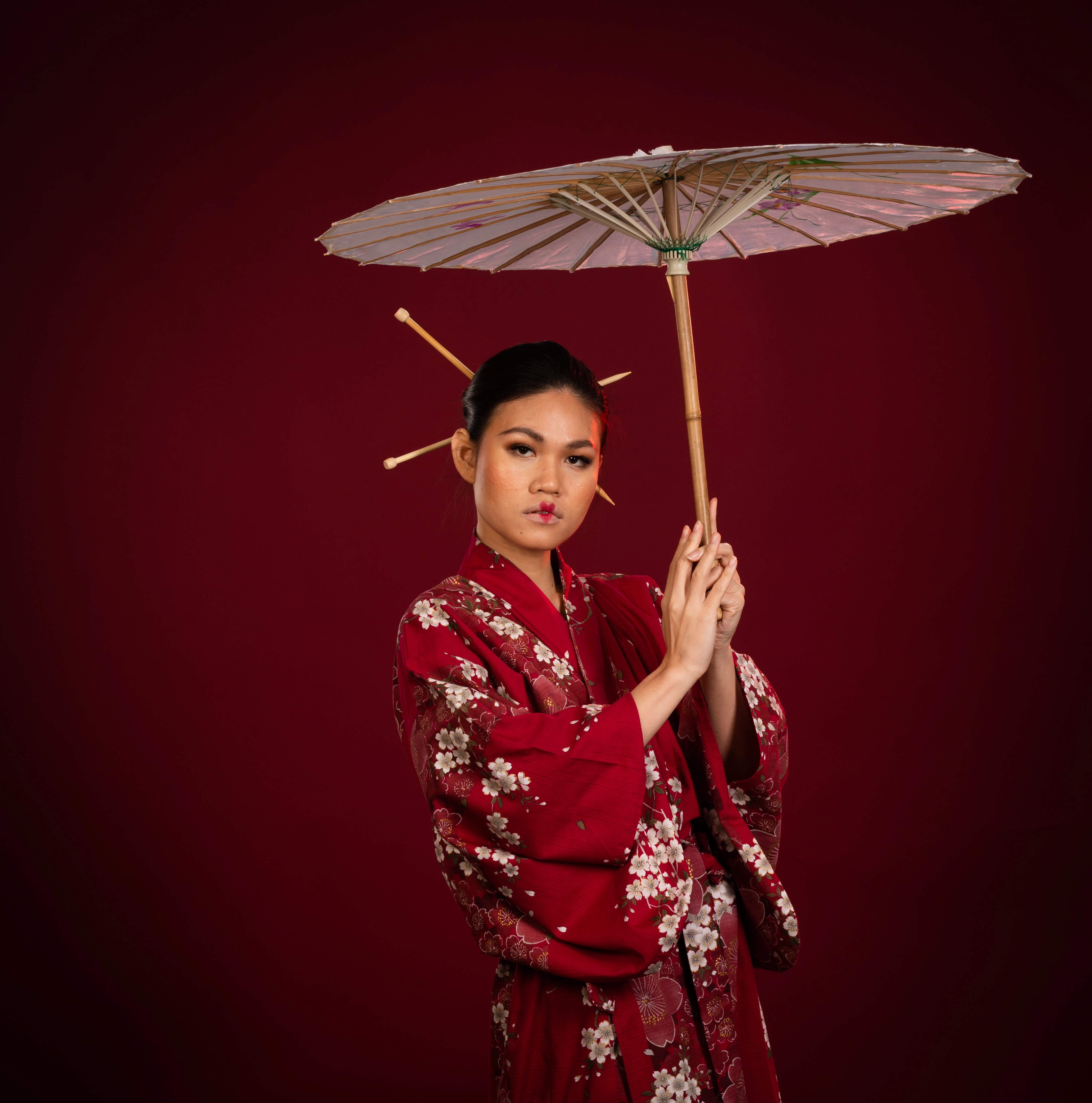 Asian girl with umbrella and Red Kimono Studio-Photographer 